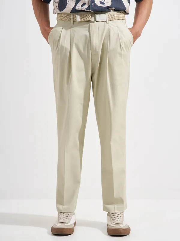 Highlander Men Olive Relaxed Fit Solid Regular Trouser