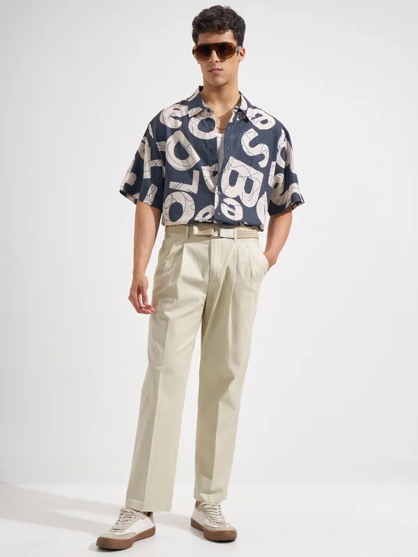 Highlander Men Olive Relaxed Fit Solid Regular Trouser