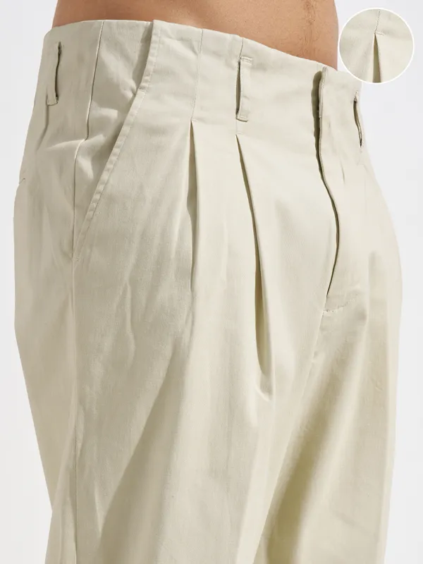 Highlander Men Olive Relaxed Fit Solid Regular Trouser