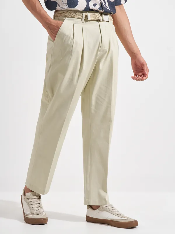 Highlander Men Olive Relaxed Fit Solid Regular Trouser