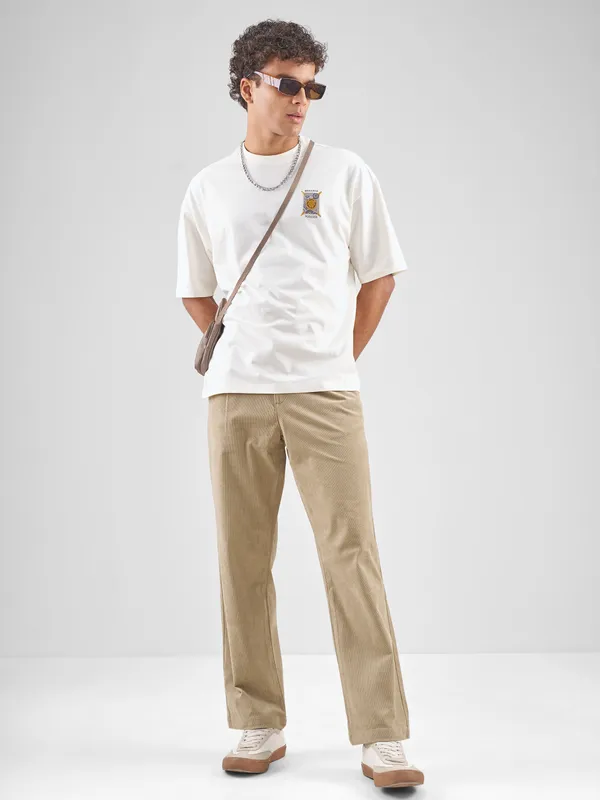 Highlander Men Beige Loose Fit Solid Regular Trouser