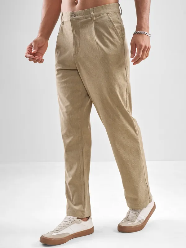 Highlander Men Beige Loose Fit Solid Regular Trouser