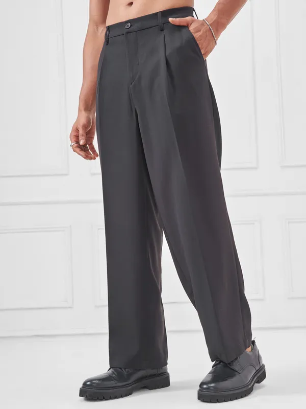 Highlander Men Black Wide Leg Solid Regular Trouser