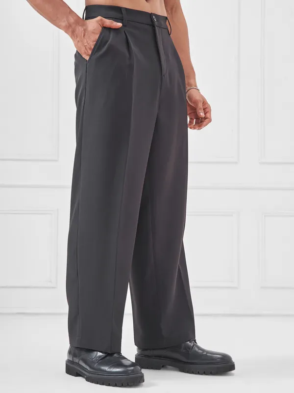 Highlander Men Black Wide Leg Solid Regular Trouser