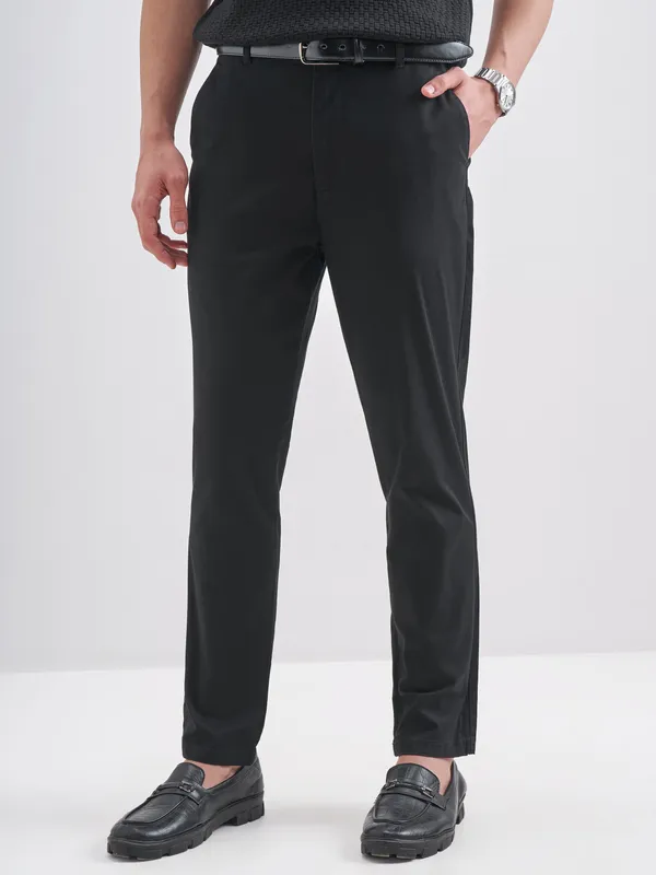 Highlander Men Black Slim Fit Solid Regular Trouser