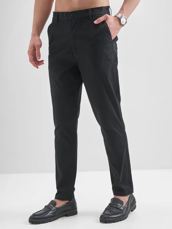 Highlander Men Black Slim Fit Solid Regular Trouser