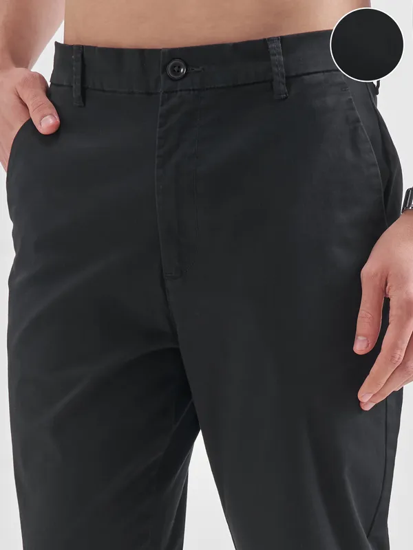 Highlander Men Black Slim Fit Solid Regular Trouser