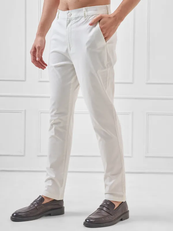 Highlander Men White Slim Fit Solid Regular Trouser