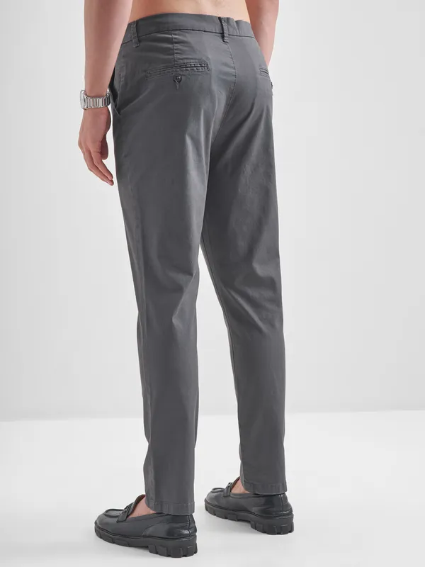 Highlander Men Grey Slim Fit Solid Regular Trouser