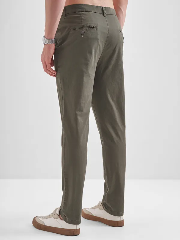 Highlander Men Grey Slim Fit Solid Regular Trouser