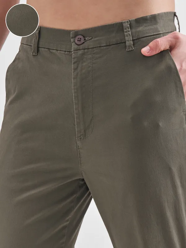 Highlander Men Grey Slim Fit Solid Regular Trouser