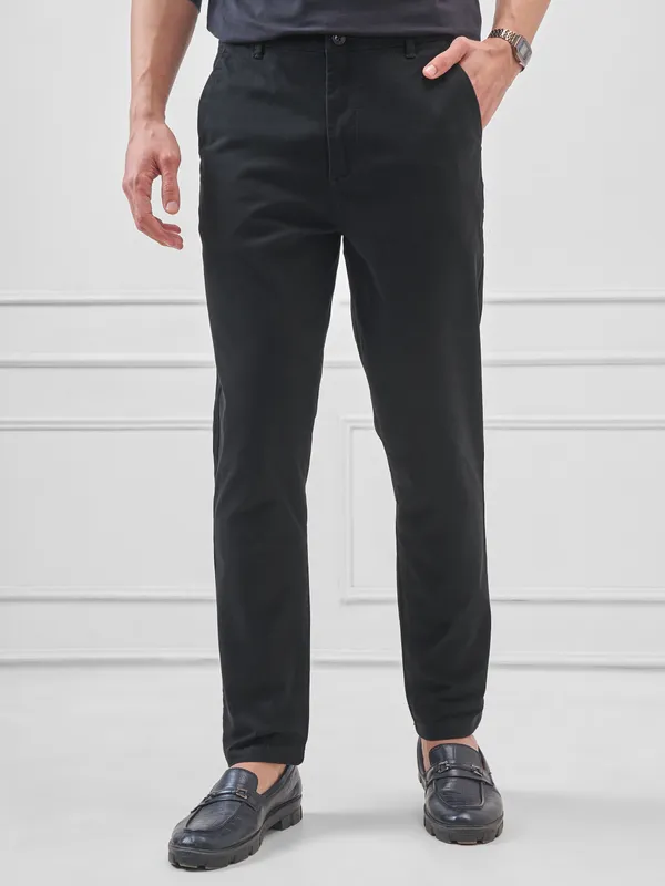 Highlander Men Black Slim Fit Solid Regular Trouser