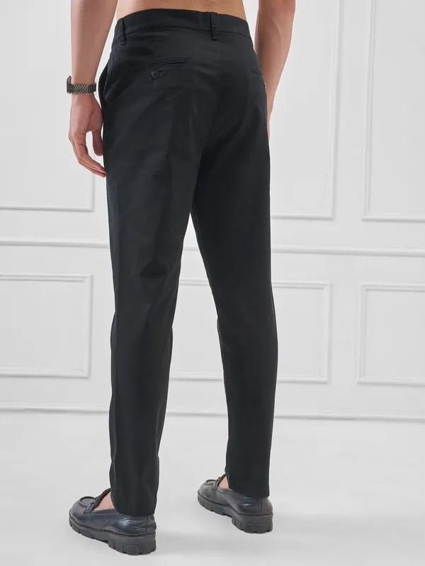 Highlander Men Black Slim Fit Solid Regular Trouser
