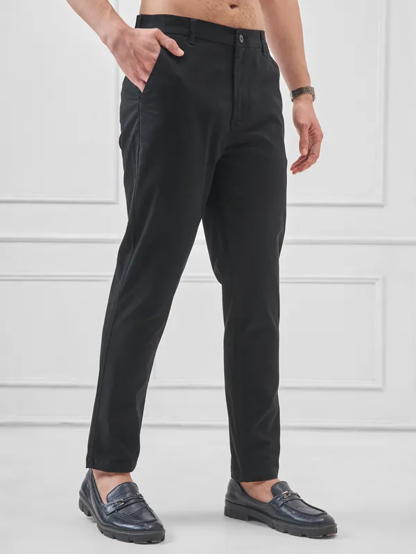 Highlander Men Black Slim Fit Solid Regular Trouser