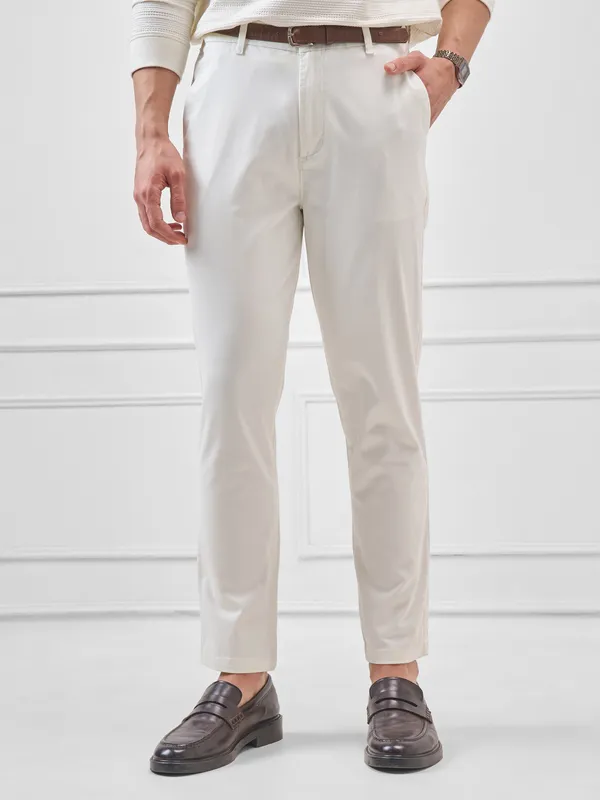 Highlander Men White Slim Fit Solid Regular Trouser