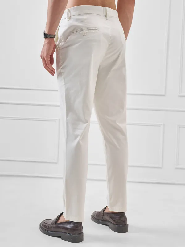 Highlander Men White Slim Fit Solid Regular Trouser