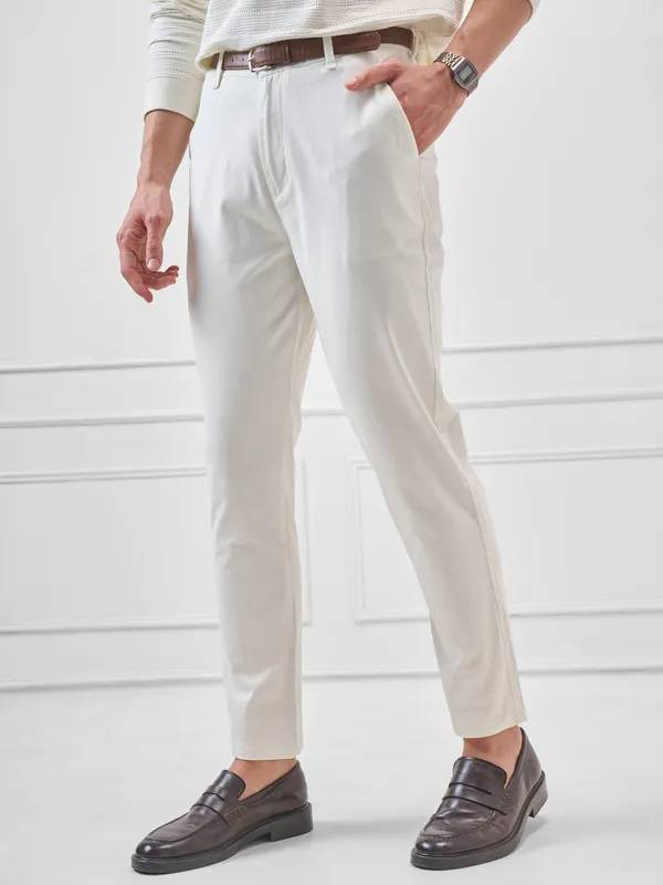 Highlander Men White Slim Fit Solid Regular Trouser
