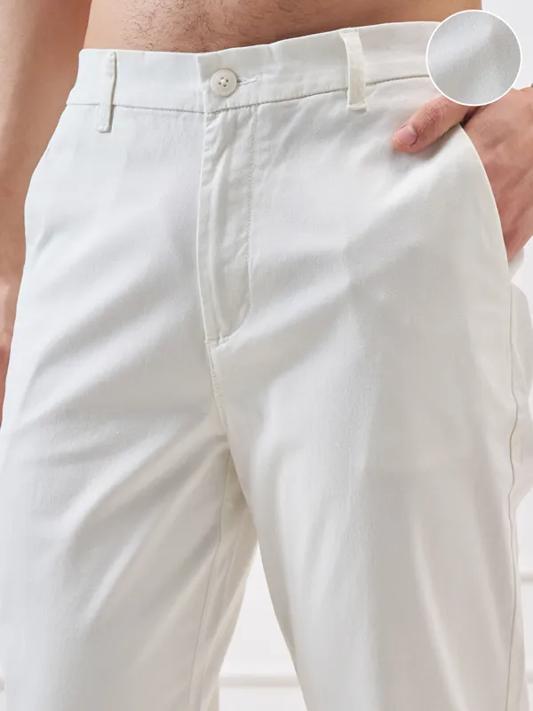 Highlander Men White Slim Fit Solid Regular Trouser