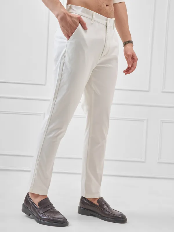 Highlander Men White Slim Fit Solid Regular Trouser