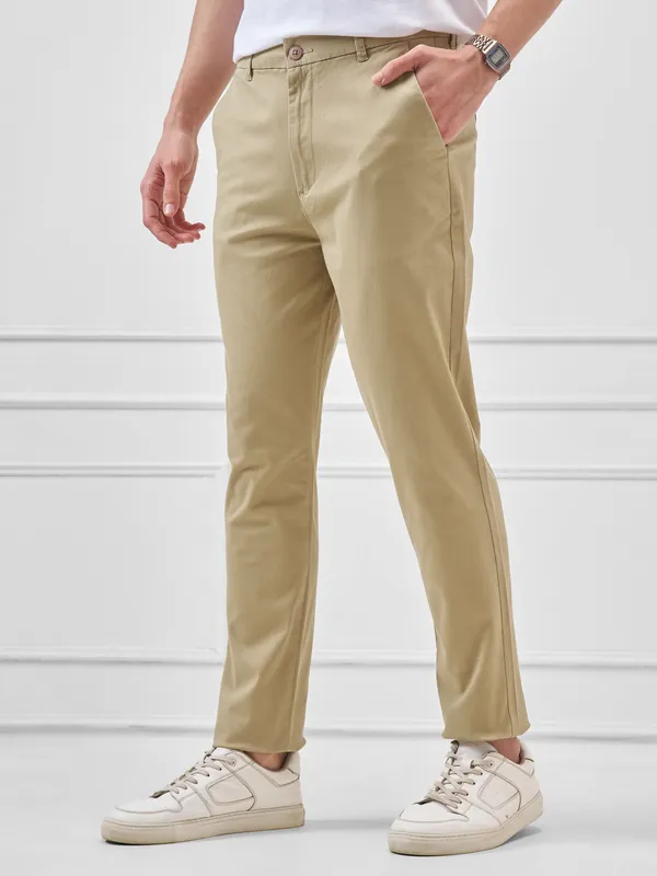 Highlander Men Brown Slim Fit Solid Regular Trouser