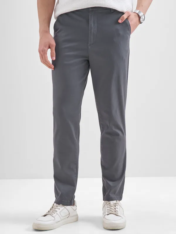 Highlander Men Grey Slim Fit Solid Regular Trouser