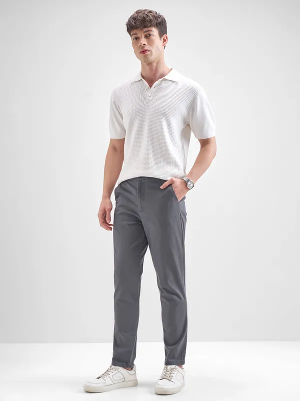 Highlander Men Grey Slim Fit Solid Regular Trouser