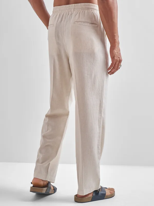 Highlander Men Beige Relaxed Fit Solid Regular Trousers