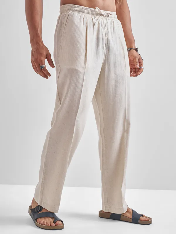 Highlander Men Beige Relaxed Fit Solid Regular Trousers