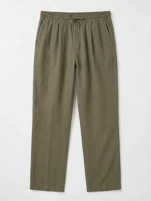 Highlander Men Olive Relaxed Fit Solid Casual Trouser
