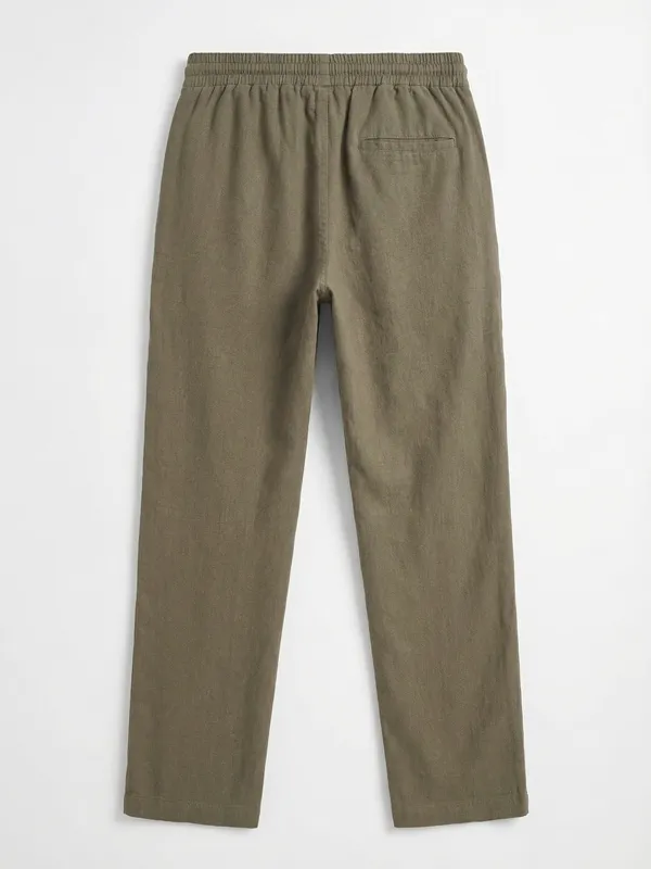 Highlander Men Olive Relaxed Fit Solid Casual Trouser