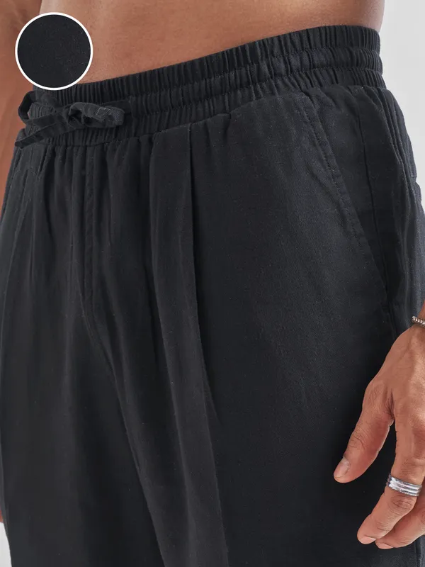 Highlander Men Black Relaxed Fit Solid Regular Trousers