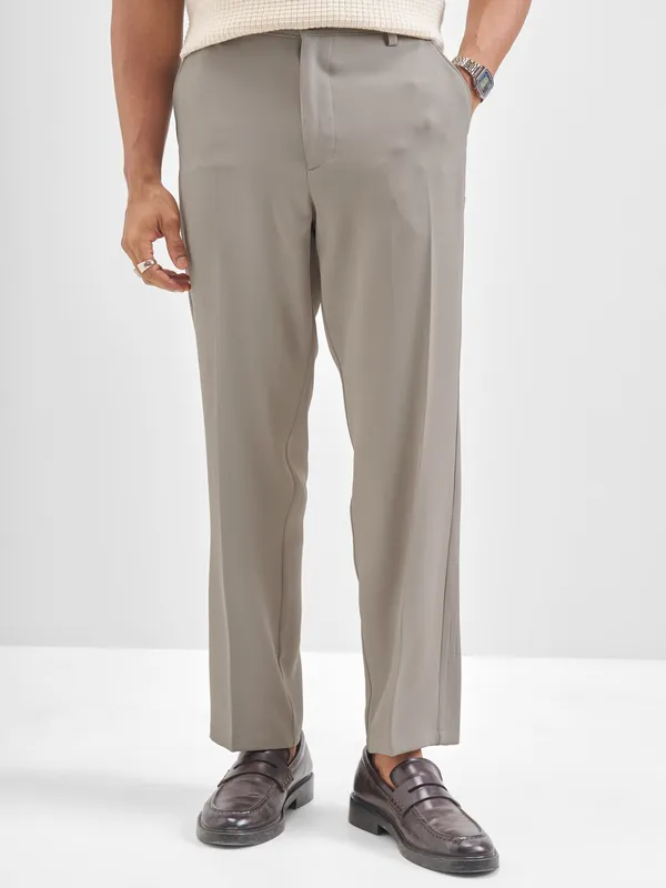 Highlander Men Tan Solid Regular Trouser