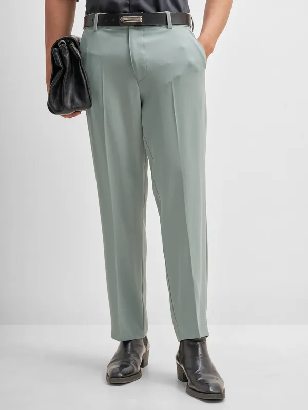 Highlander Men Grey Straight Fit Solid Regular Trouser