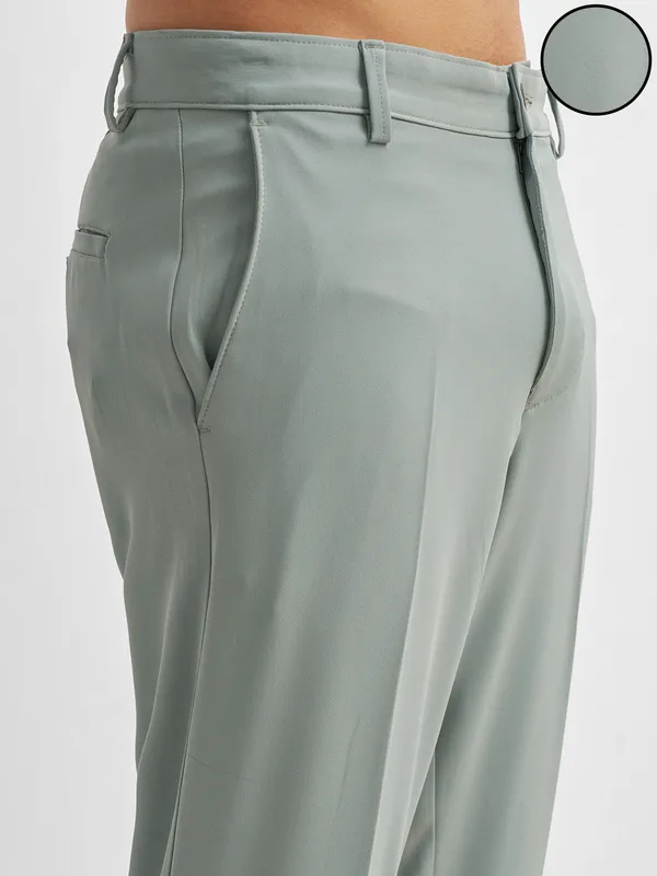 Highlander Men Grey Straight Fit Solid Regular Trouser