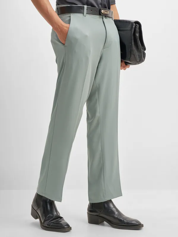 Highlander Men Grey Straight Fit Solid Regular Trouser