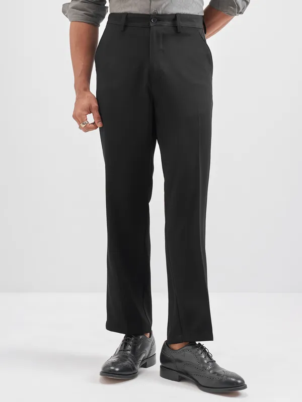 Highlander Men Black Solid Regular Trouser