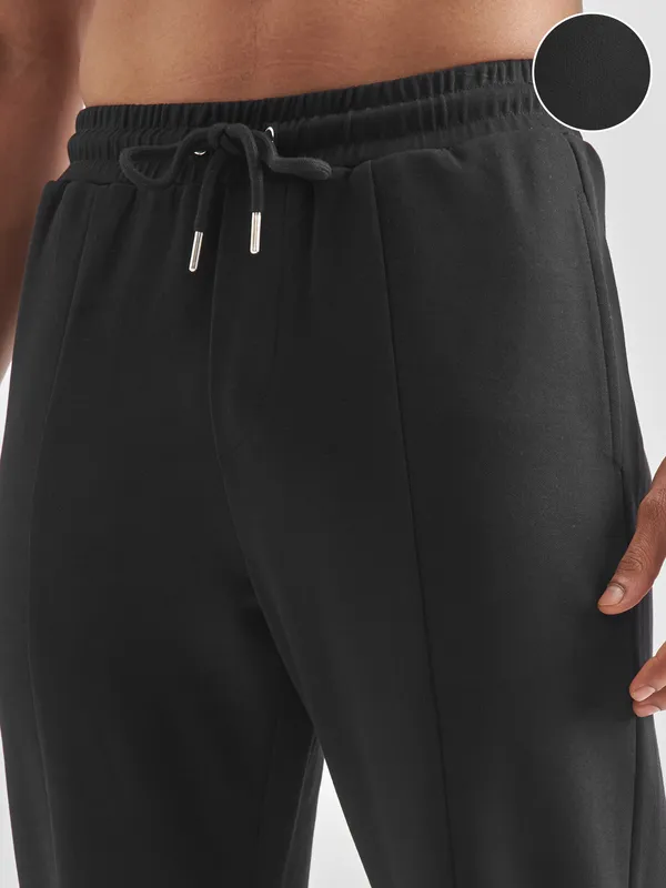 Highlander Men Black Relaxed Fit Solid Regular Trouser