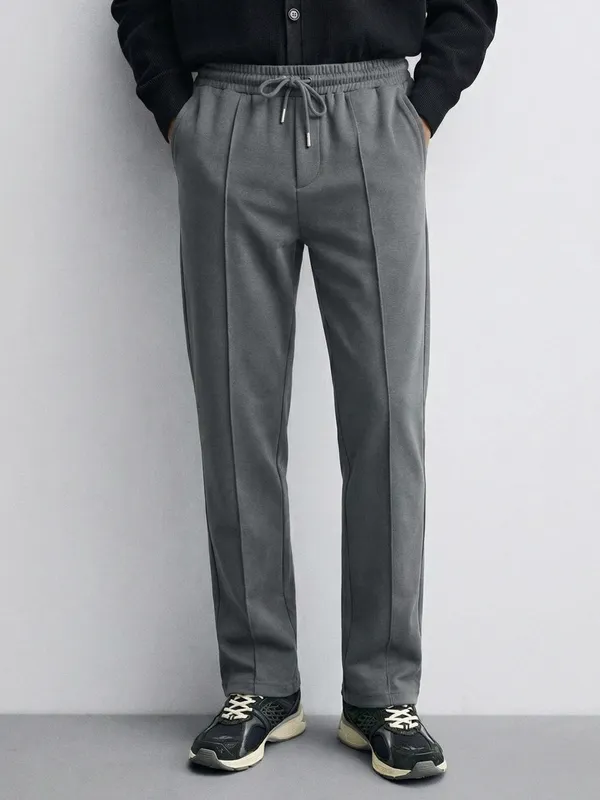 Highlander Men Grey Relaxed Fit Solid Regular Trouser