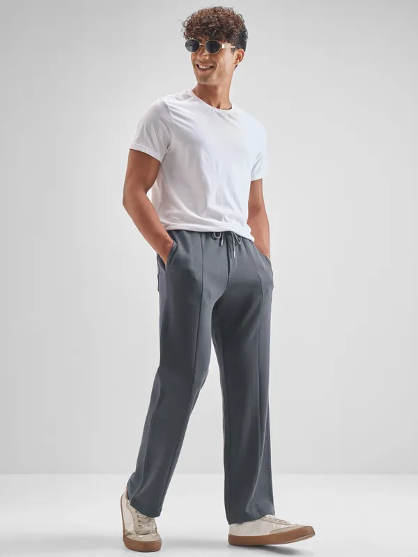 Highlander Men Grey Relaxed Fit Solid Regular Trouser