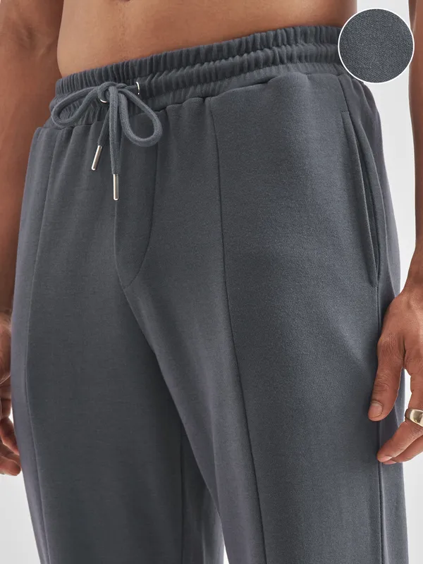 Highlander Men Grey Relaxed Fit Solid Regular Trouser