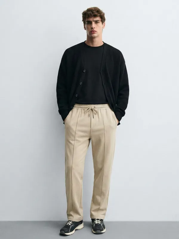 Highlander Men Beige Relaxed Fit Solid Regular Trouser