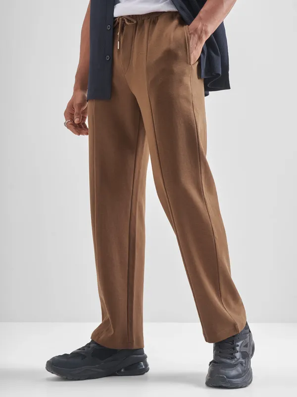 Highlander Men Brown Relaxed Fit Solid Regular Trouser