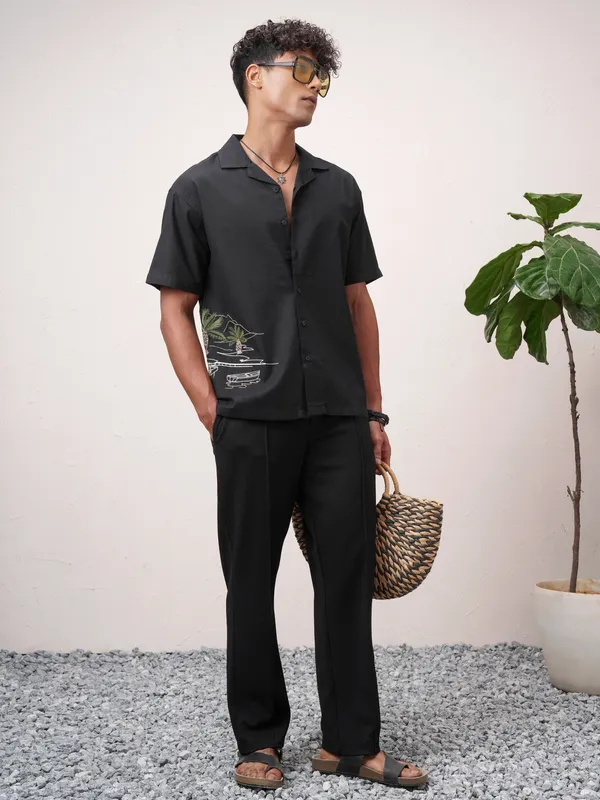 Highlander Men Black Relaxed Fit Solid Regular Trouser