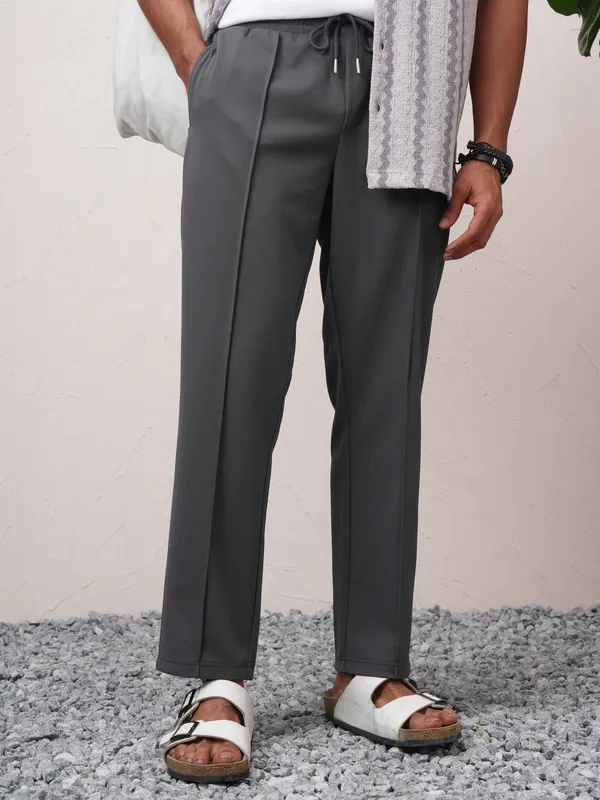 Highlander Men Grey Relaxed Fit Solid Regular Trouser