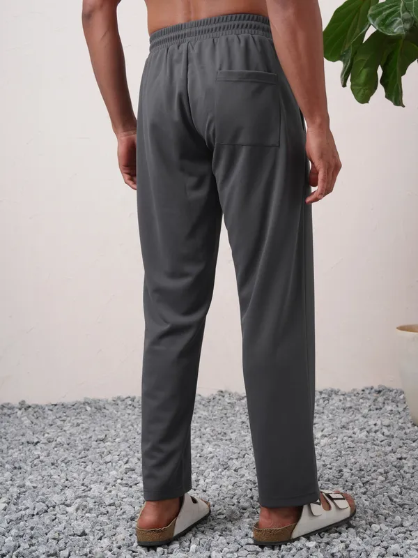 Highlander Men Grey Relaxed Fit Solid Regular Trouser