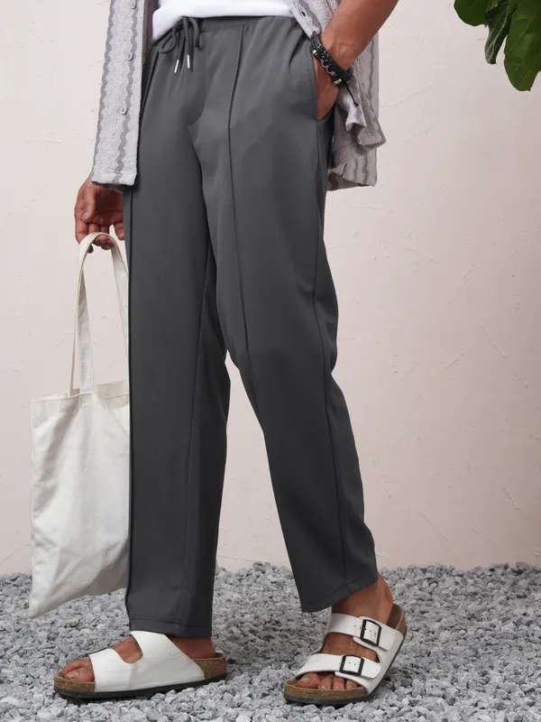 Highlander Men Grey Relaxed Fit Solid Regular Trouser