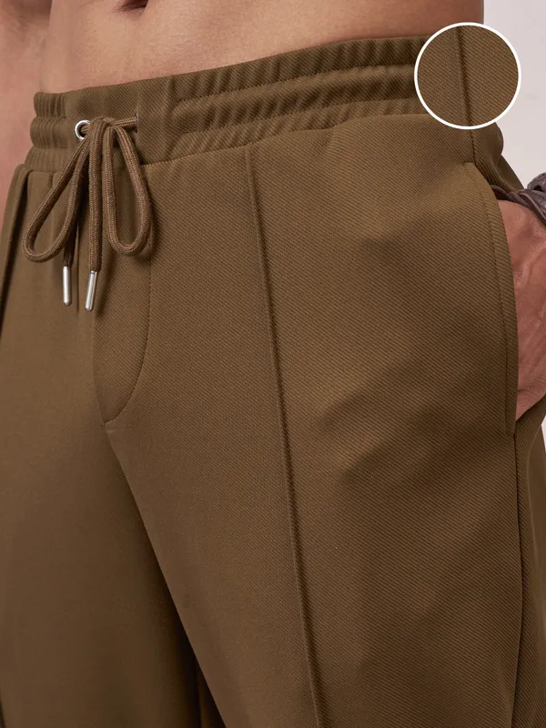 Highlander Men Brown Relaxed Fit Solid Regular Trouser