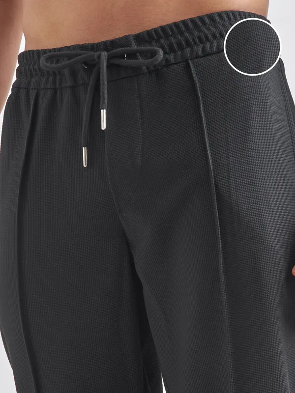 Highlander Men Black Relaxed Fit Solid Regular Trouser
