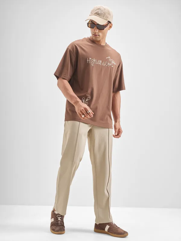 Highlander Men Beige Solid Regular Trouser