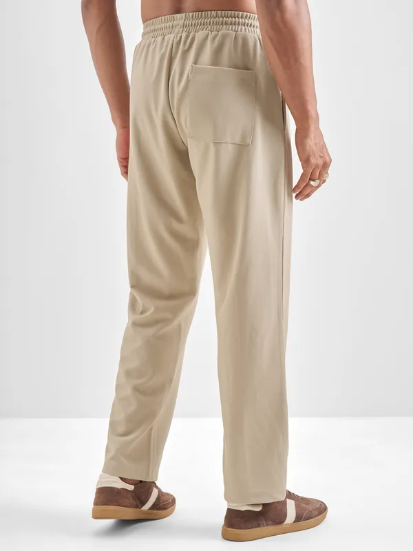 Highlander Men Beige Solid Regular Trouser